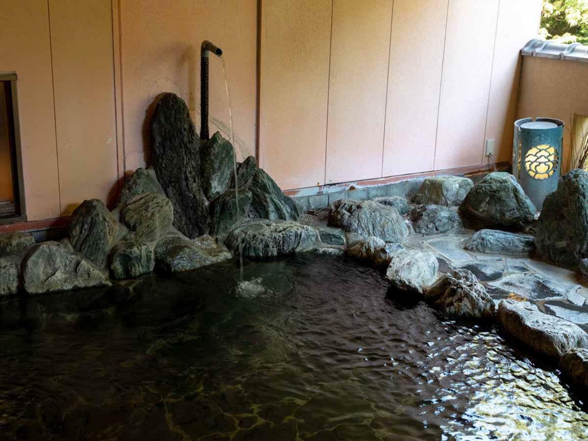 Yumoto Sakakibarakan Tsu Luaran gambar