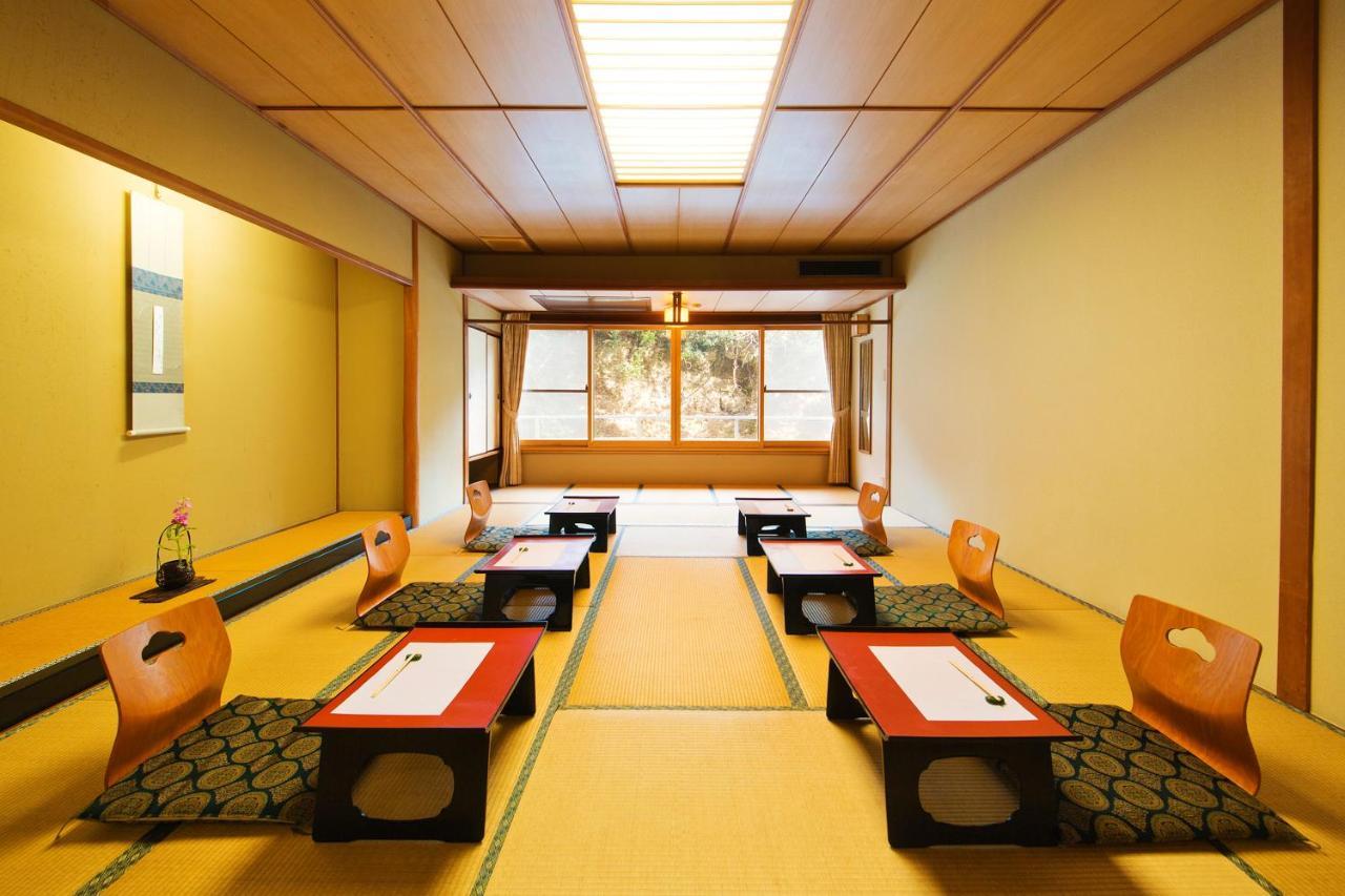 Yumoto Sakakibarakan Tsu Luaran gambar